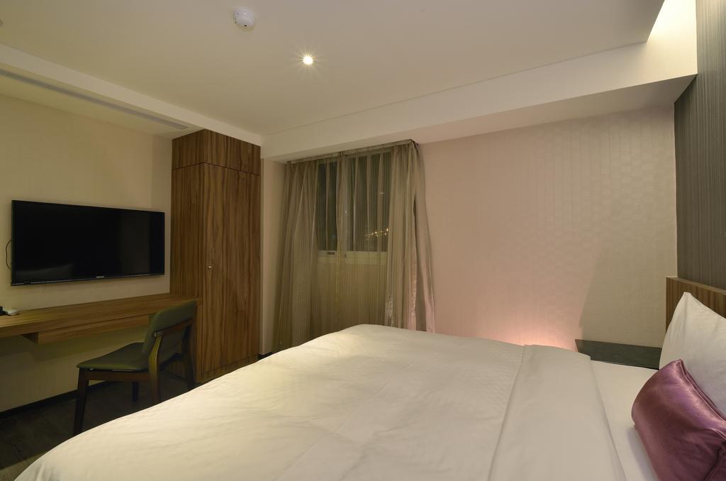 欣欣時尚旅店松山站 Hotel Taipei Exterior foto