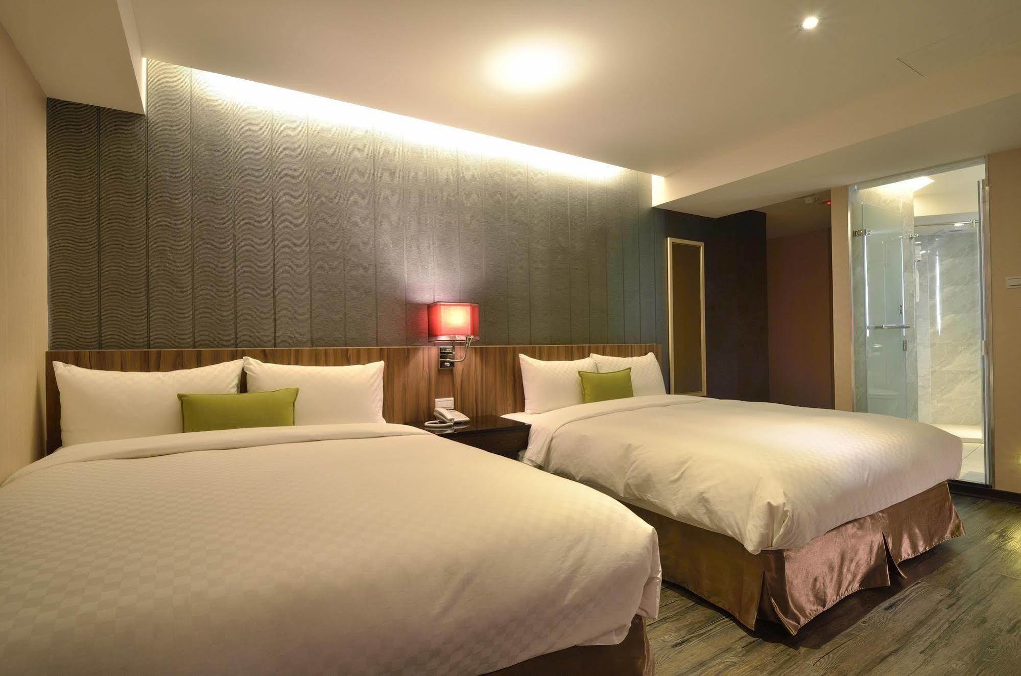 欣欣時尚旅店松山站 Hotel Taipei Exterior foto